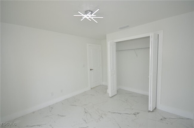 Building Photo - 1132 Edelweiss St E