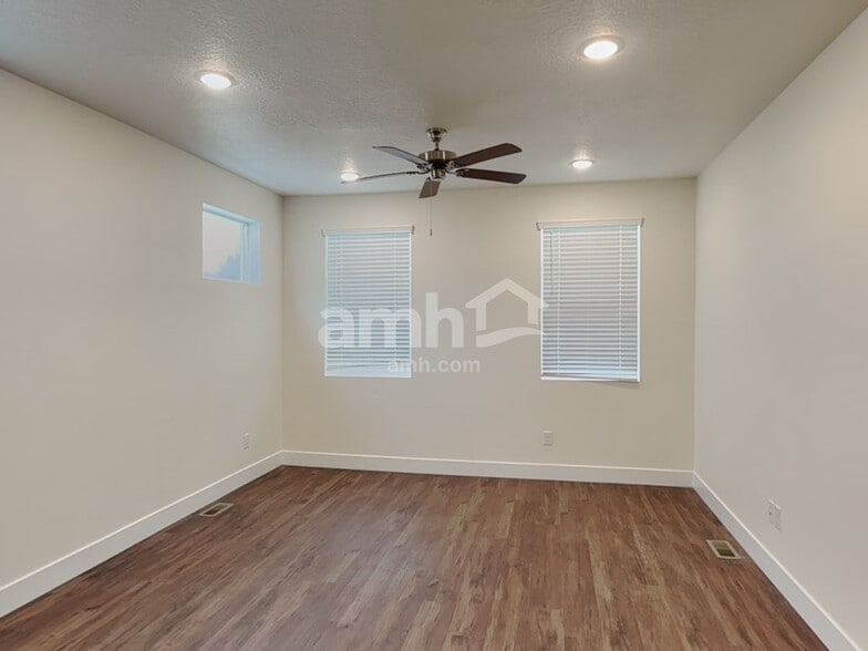 Building Photo - 3126 N Vigo Ave