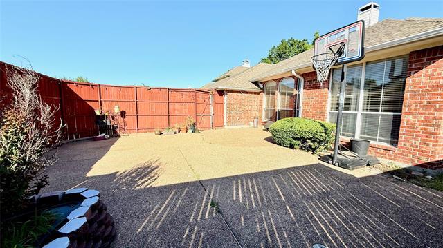 Building Photo - 9312 Vista Cir
