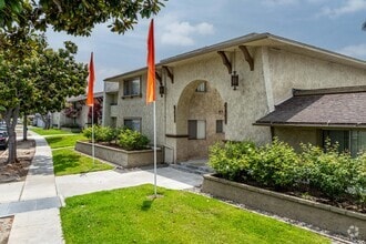 Building Photo - Rancho Del Monte