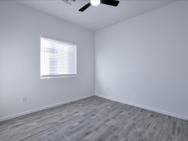 Building Photo - 1603 S Van Buren Ave
