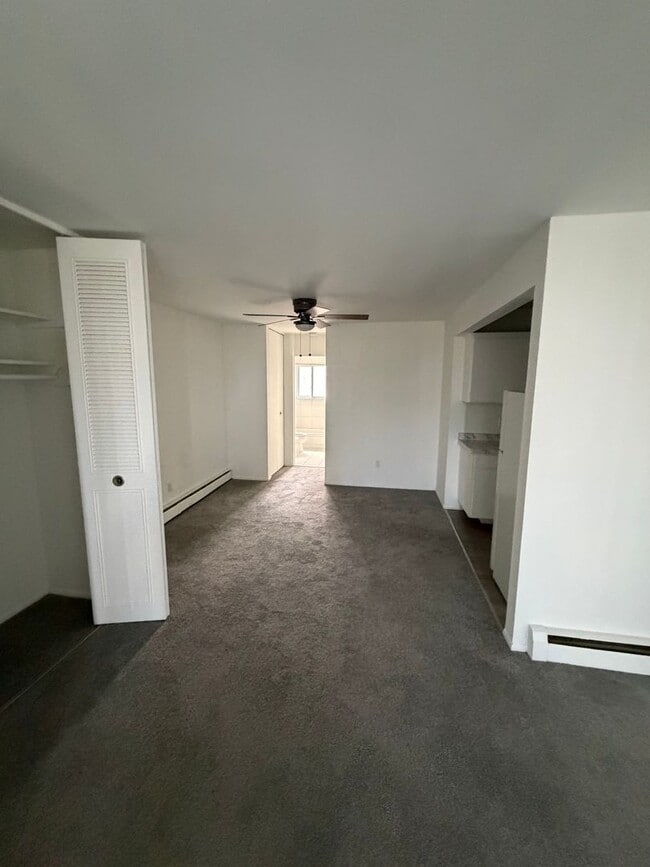 Building Photo - Nautical Mile One Bedroom
