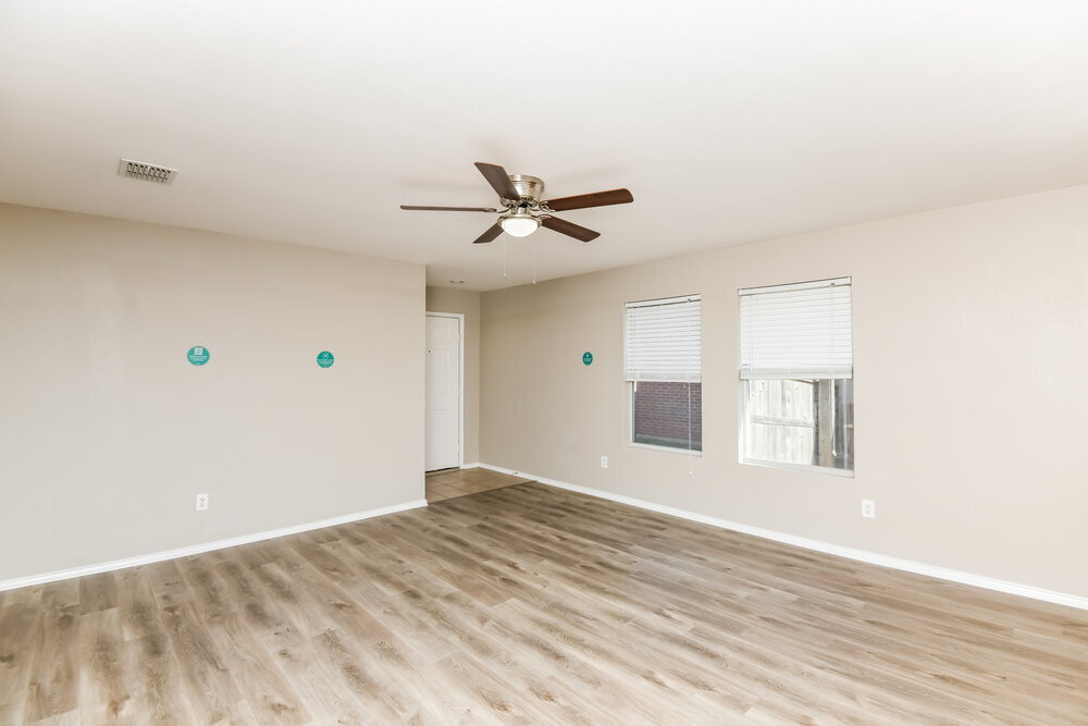 Building Photo - 12933 Kelly Dr