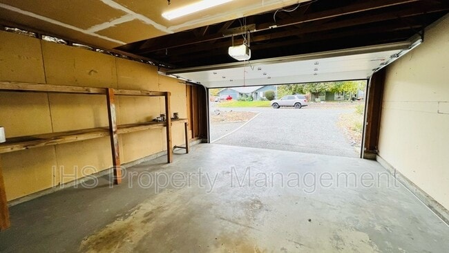 Building Photo - 1613 S Palouse Pl