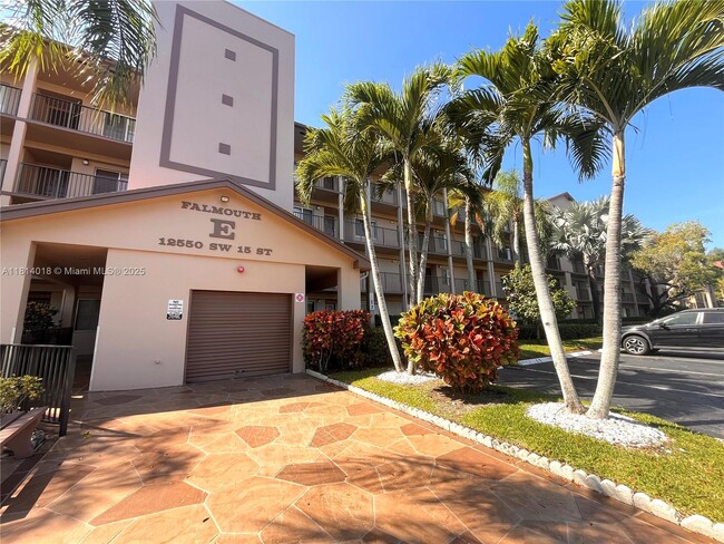 Building Photo - 12550 SW 15th St