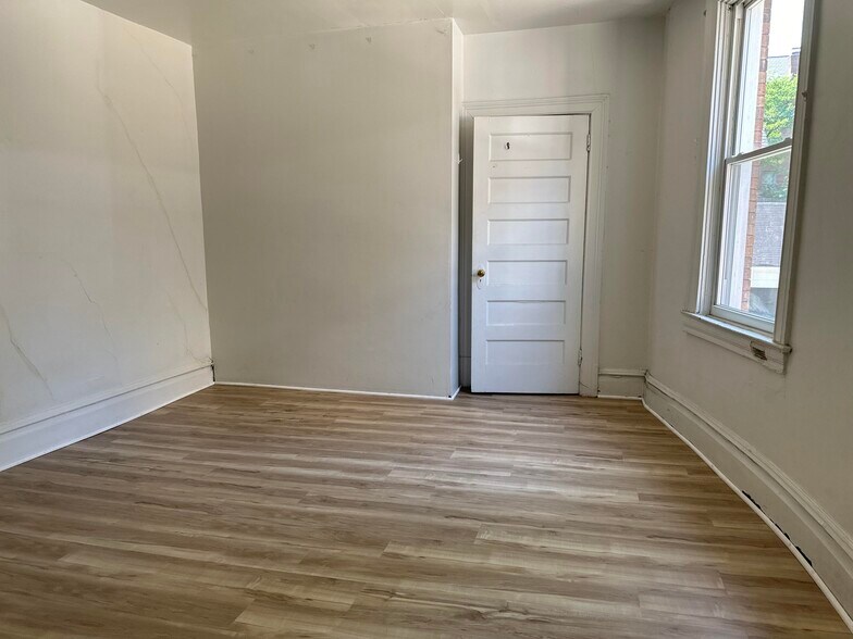 Building Photo - 5704 Darlington Rd