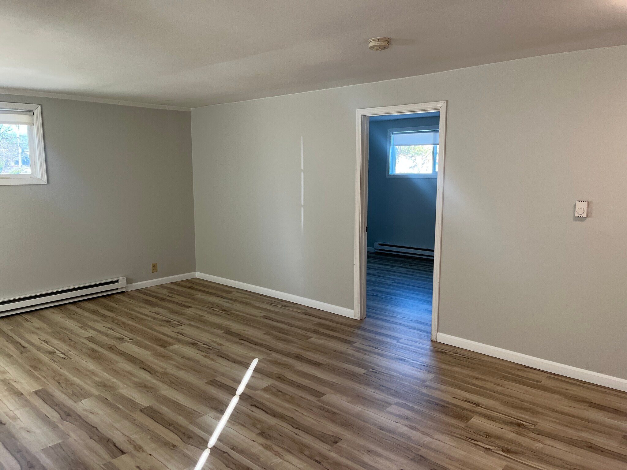 Building Photo - 929 E Clay St