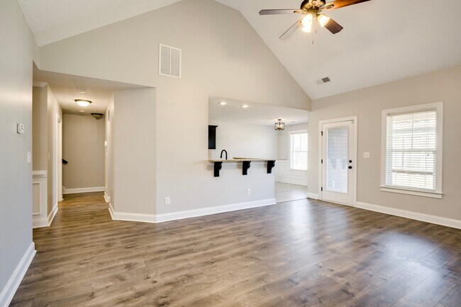 Building Photo - 635 Shipley Ave