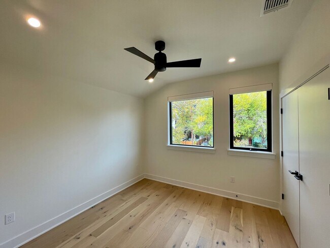 Building Photo - Palo Duro