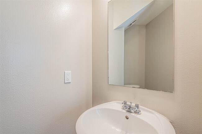 Building Photo - 10061 Sharpton Dr