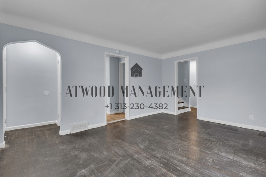 Building Photo - This beautifully updated 4-bedroom, 2-bath single-family home is ready for move-in!