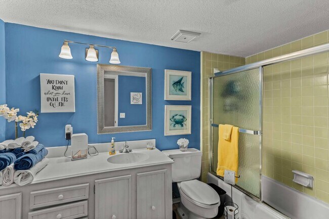 Building Photo - 6 Dogwood Dr