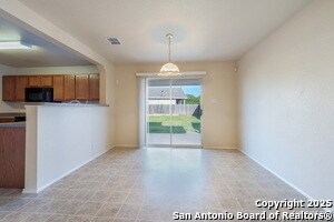 Building Photo - 8011 Willow Country