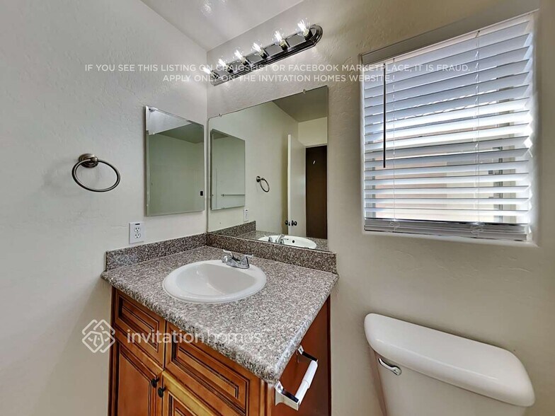 Building Photo - 6933 S 7th Ln