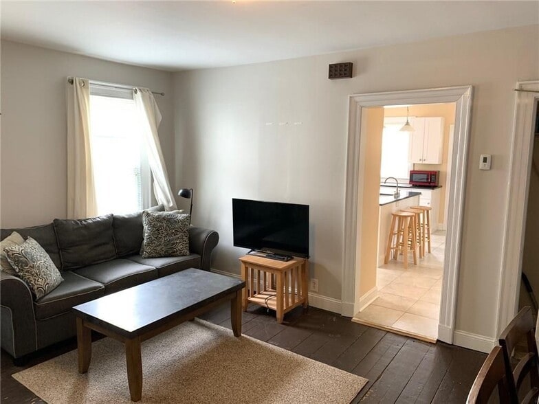 Building Photo - 501 Spring St