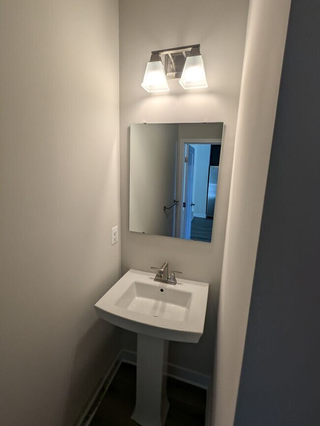 Building Photo - Gorgeous New Construction (never lived in)...