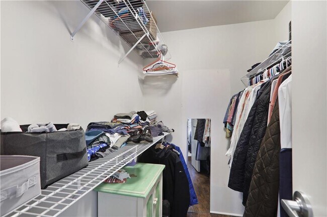 Building Photo - 3235 Roswell Rd NE