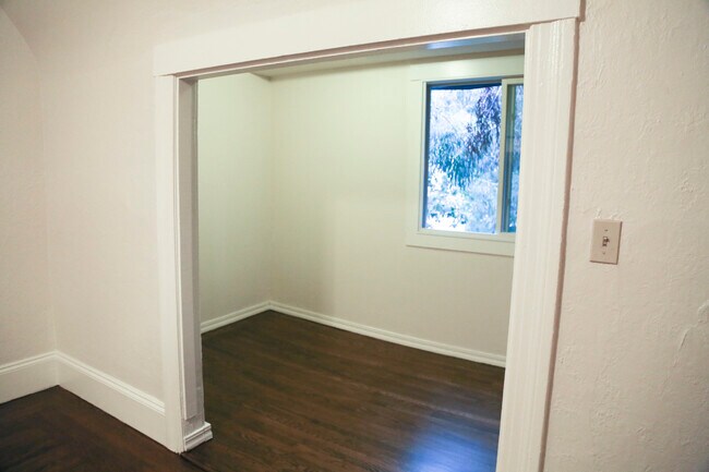 Nook/Office - 55 Hamilton Pl