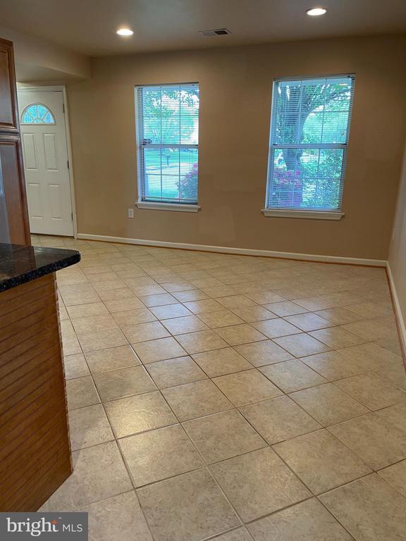 Building Photo - 5823 Riverside Dr