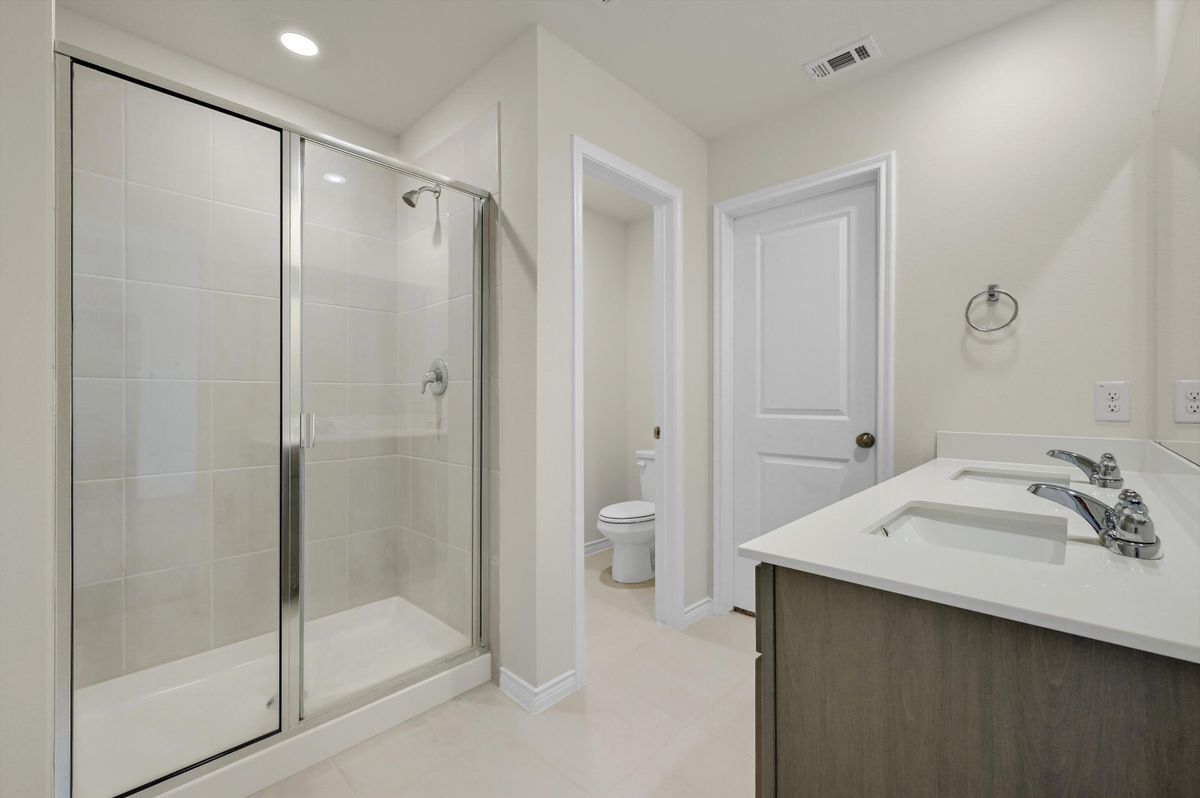 Building Photo - 804 Honey Maple St