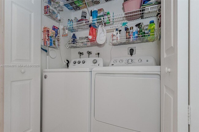 Building Photo - 1641 Zenith Way