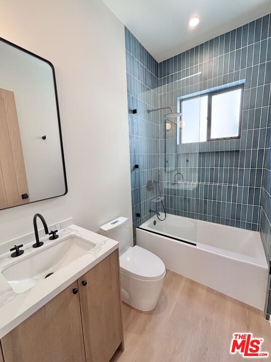 Building Photo - 17850 Saticoy St