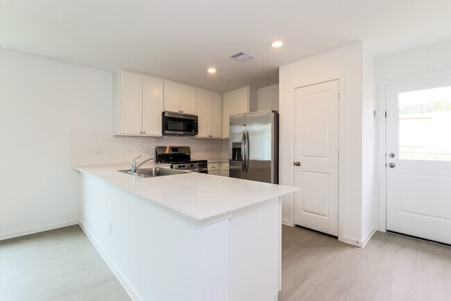 Building Photo - 15215 Abella Dr
