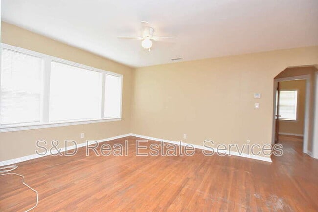 Building Photo - 738 E Valencia St