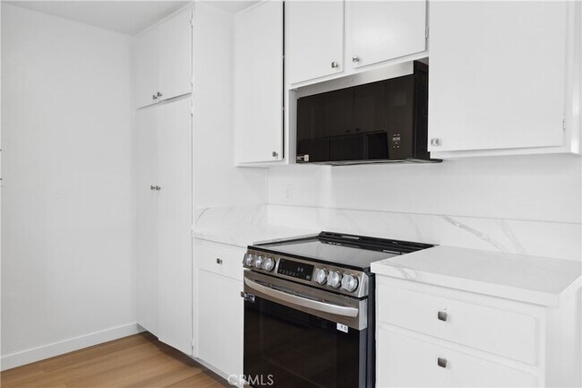 Building Photo - 654 Ohio Ave