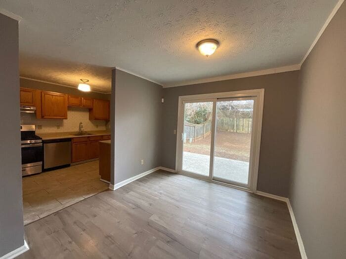 Building Photo - 1439 Springleaf Cir SE