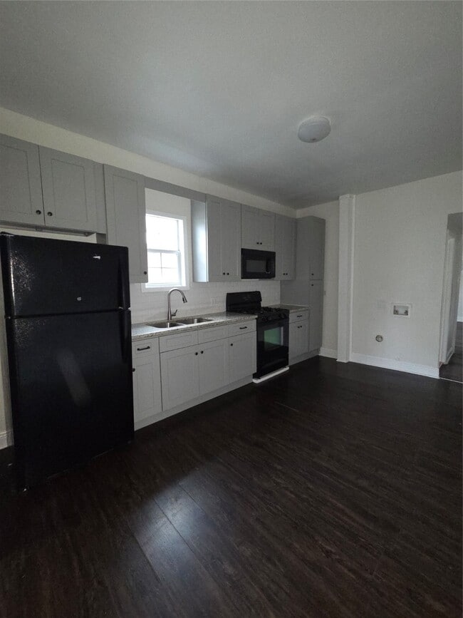 Building Photo - 7902 Hudson St