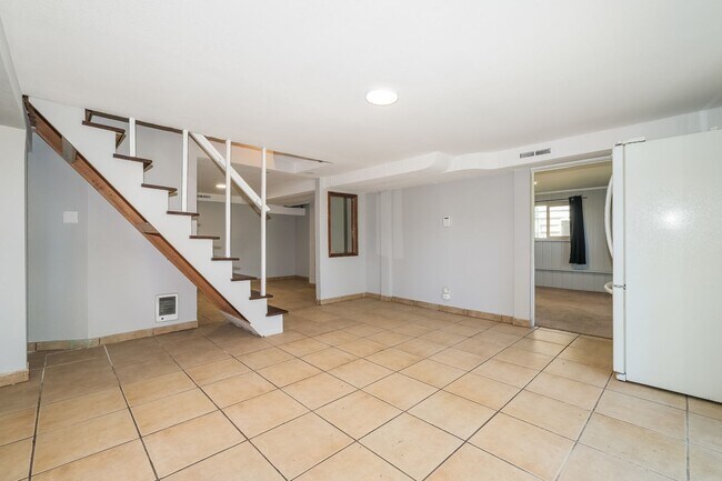 Building Photo - Comfort and Convenience Meet in This Burien Gem