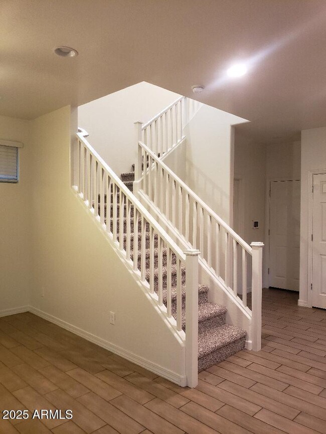 Building Photo - 5750 W Raymond St