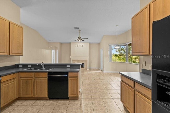 Building Photo - 1881 Pine Bay Dr