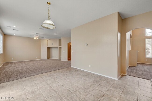 Building Photo - 893 Dancing Vines Ave