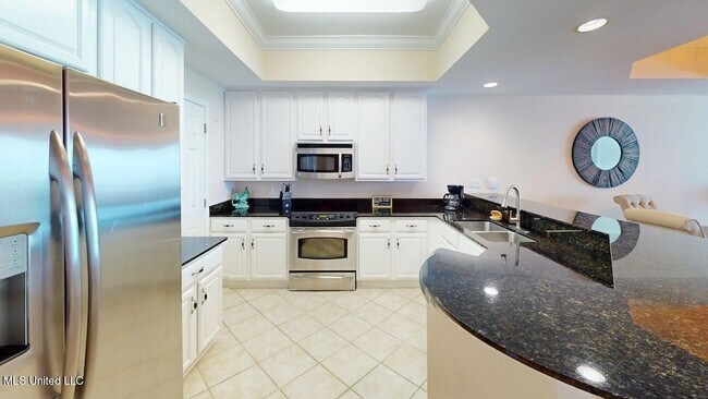 Building Photo - 2668 Beach Blvd