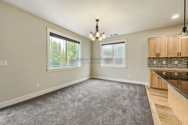 Building Photo - 552 NE 77th Ave