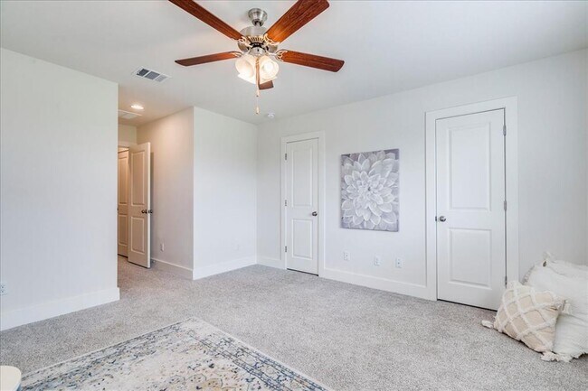 Building Photo - 439 White Steppe Way