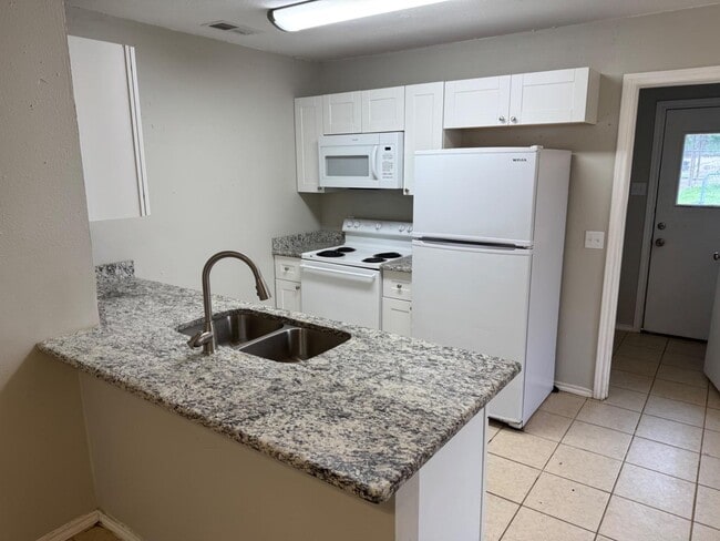 Building Photo - 4381 Stoneridge Dr