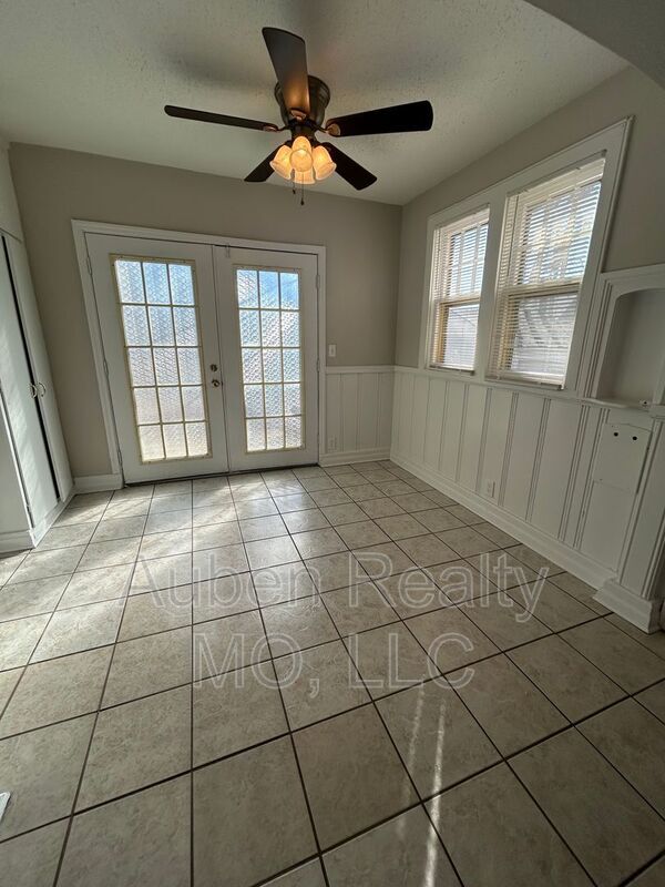 Building Photo - 6227 Rockhill Rd