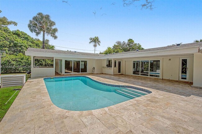 Building Photo - 15540 SW 82nd Ct