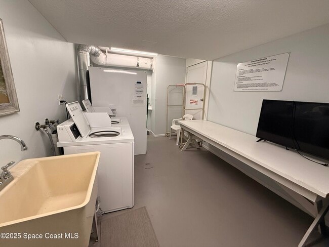 Building Photo - 2020 N Atlantic Ave