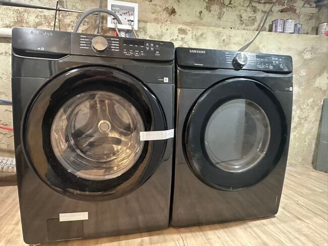 Building Photo - 3 bedroom 1 bath house available in South Philly