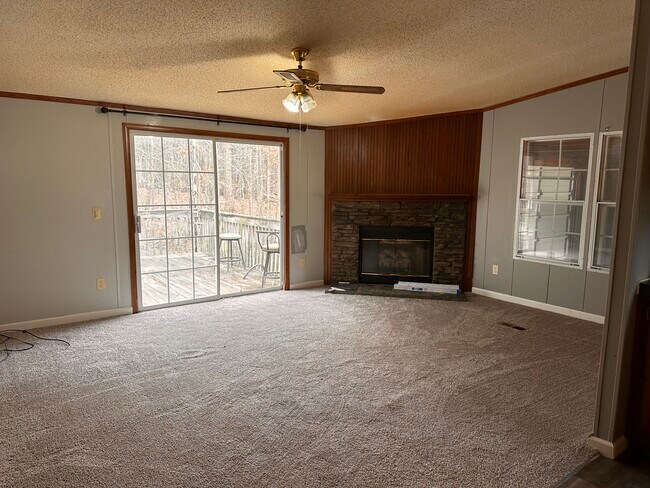 Building Photo - 101 West King Rd