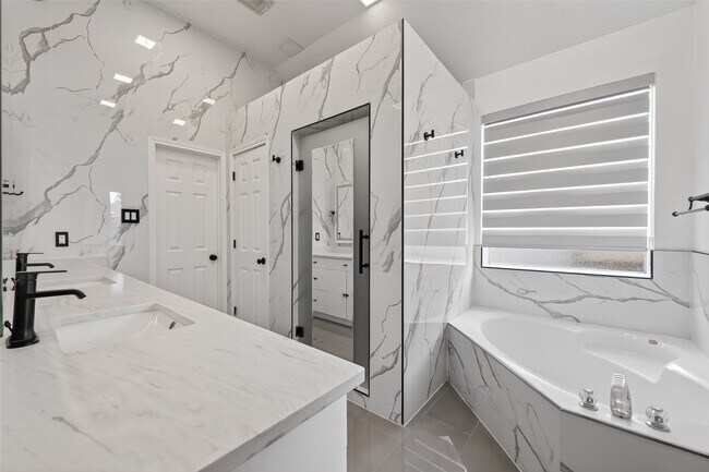 Building Photo - 1311 Rene Ct