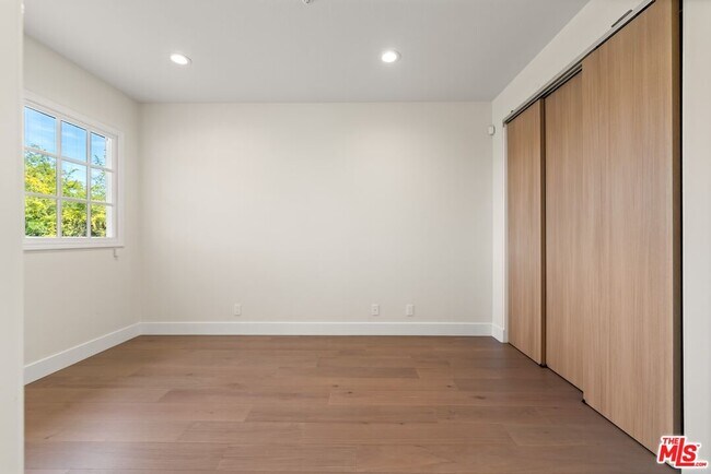 Building Photo - 18500 St Moritz Dr