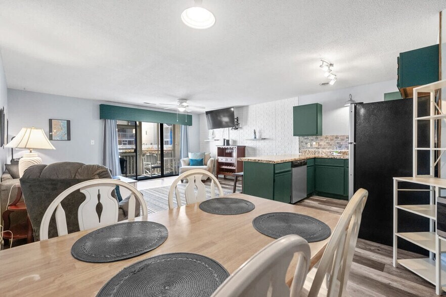 Building Photo - 1860 Auburn Ln