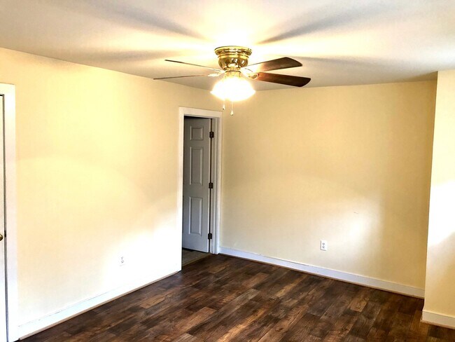 Building Photo - Three-Bedroom Duplex in Downtown Richmond