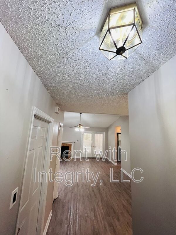Building Photo - 2661 Faversham Dr