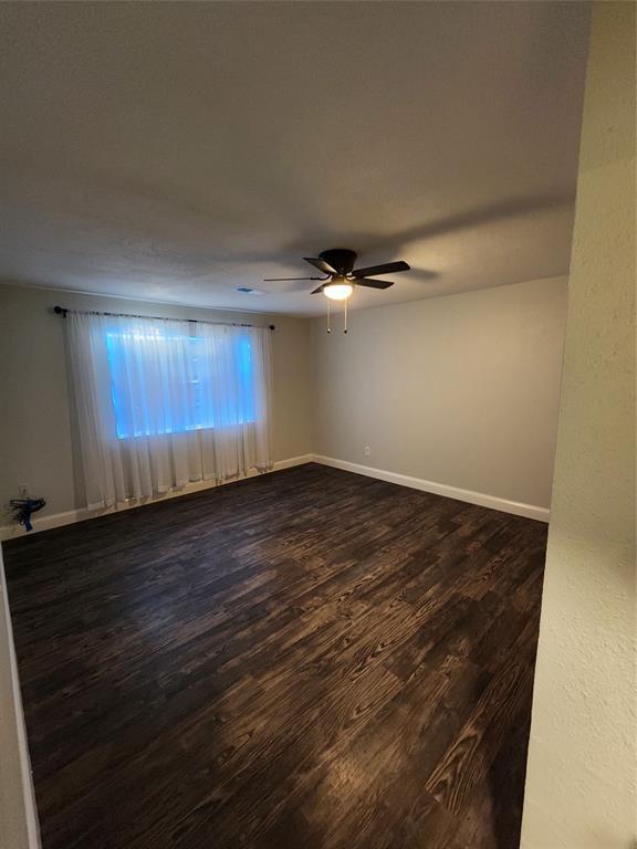 Building Photo - 2123 Quail Valley E Dr